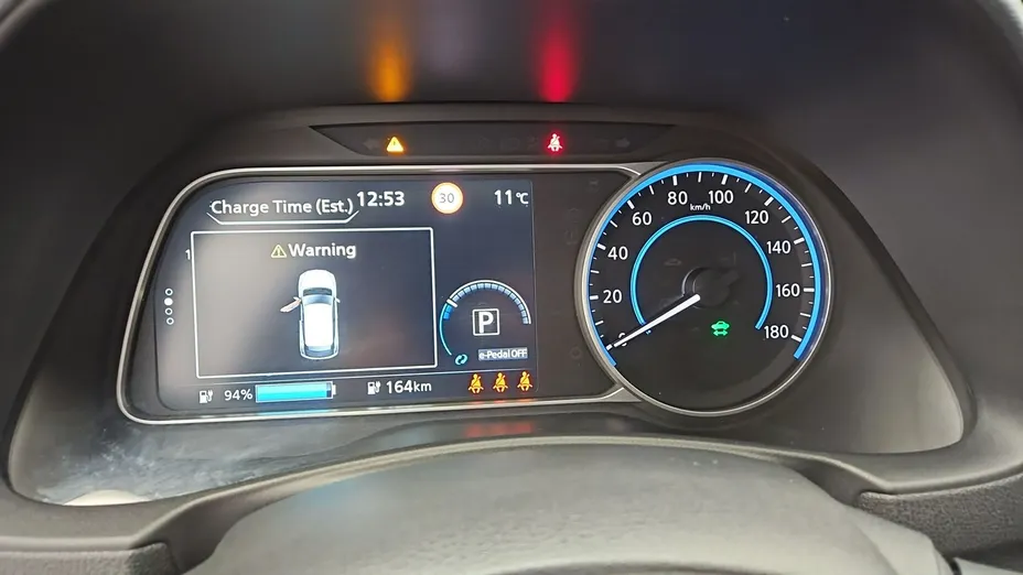 NISSAN Leaf -