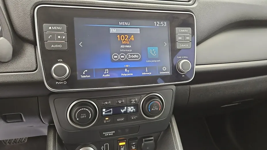 NISSAN Leaf -