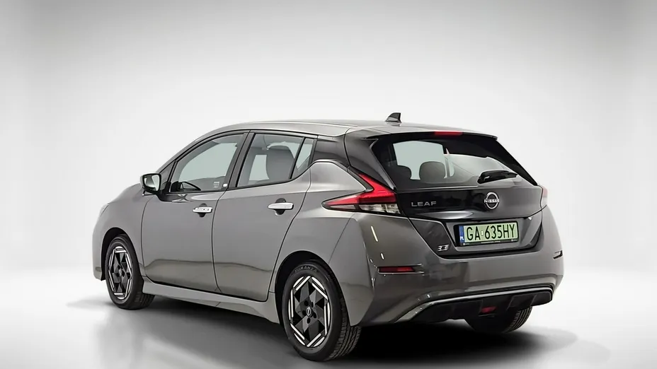 NISSAN Leaf -