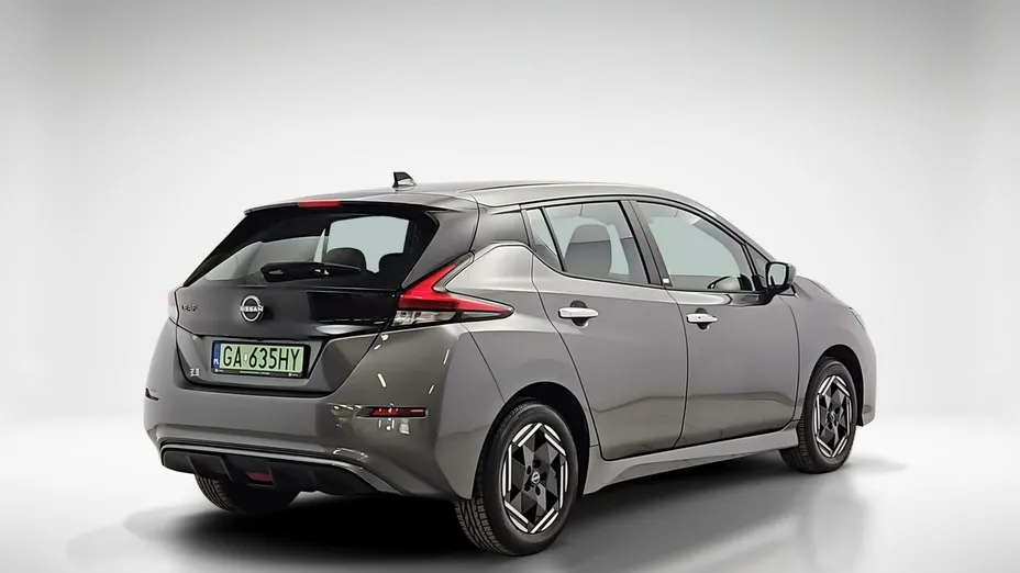 NISSAN Leaf -