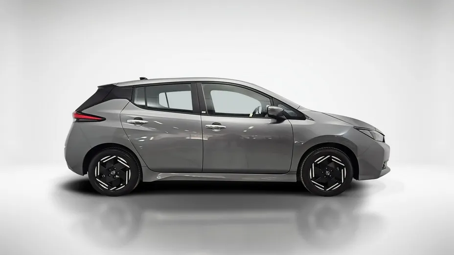 NISSAN Leaf -