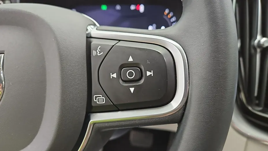 VOLVO XC60 -