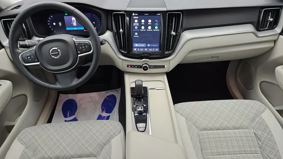 VOLVO XC60 -