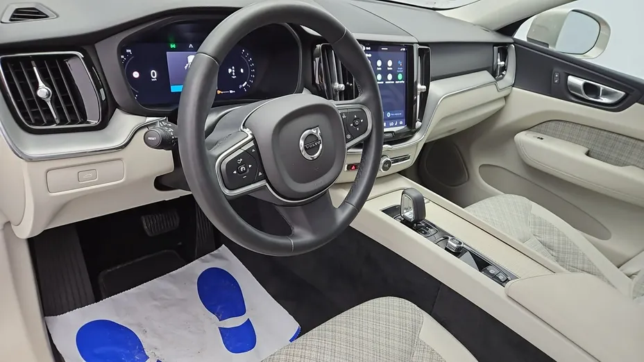 VOLVO XC60 -