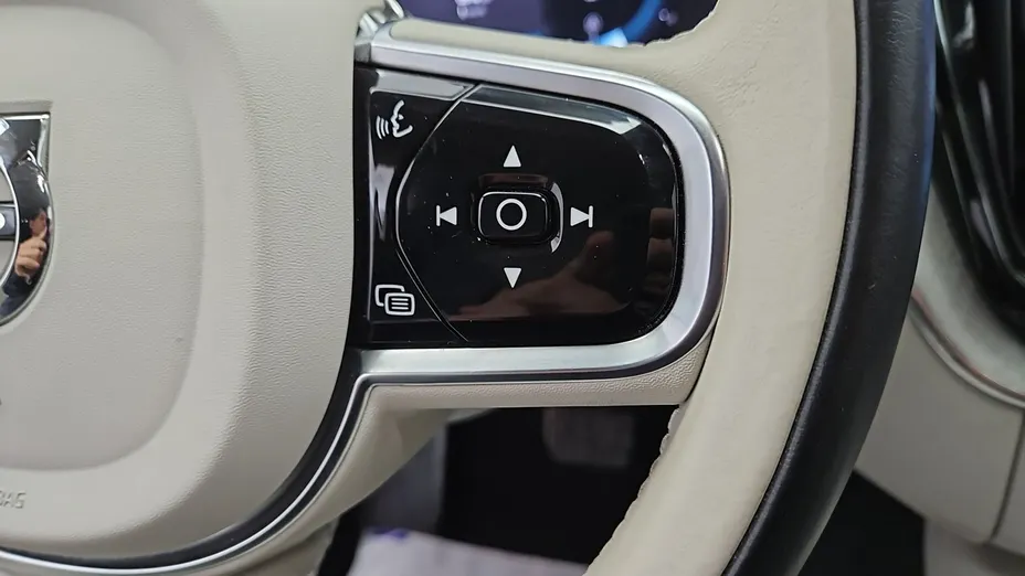 VOLVO XC60 -