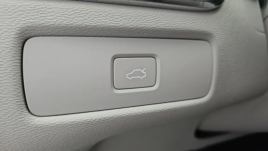 VOLVO XC60 -