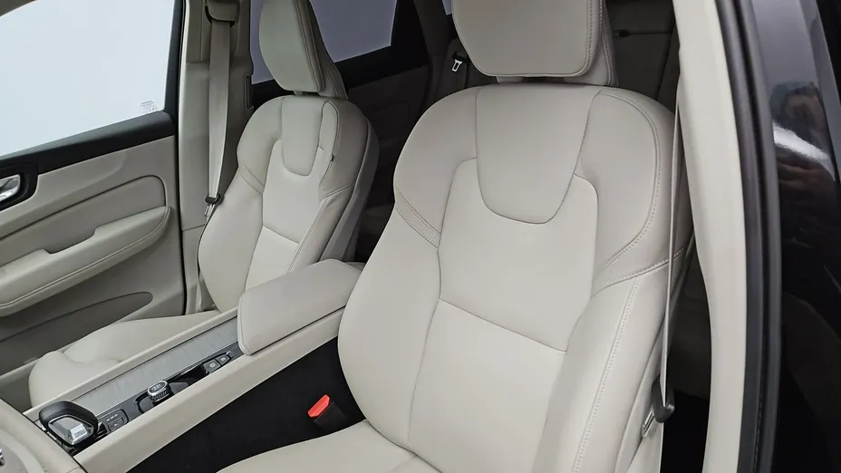 VOLVO XC60 -