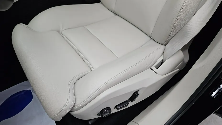VOLVO XC60 -