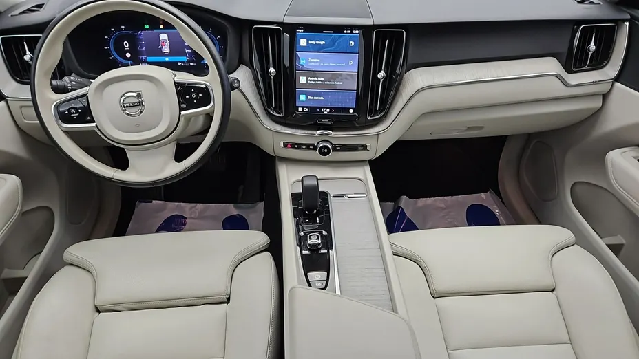 VOLVO XC60 -