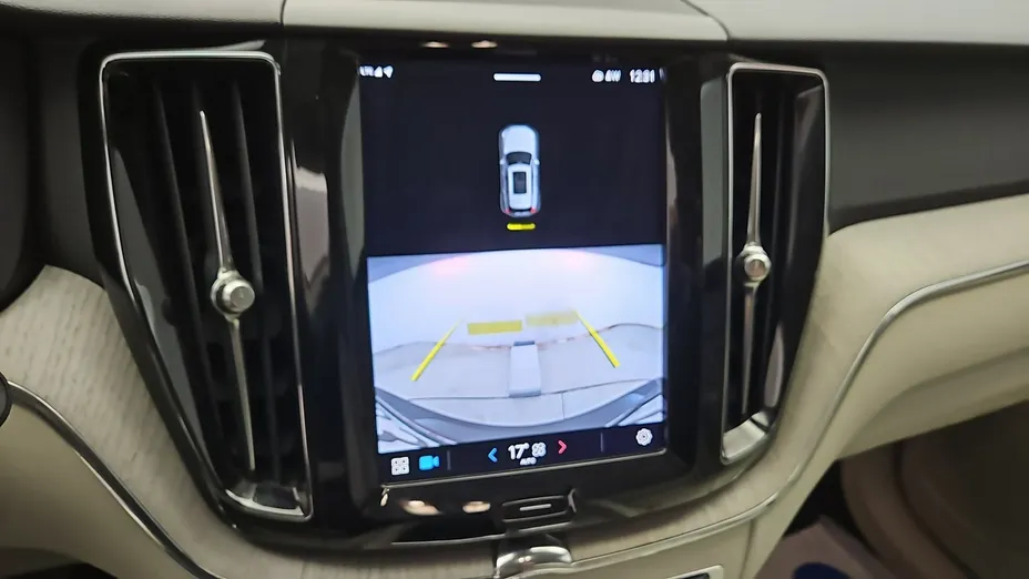 VOLVO XC60 -