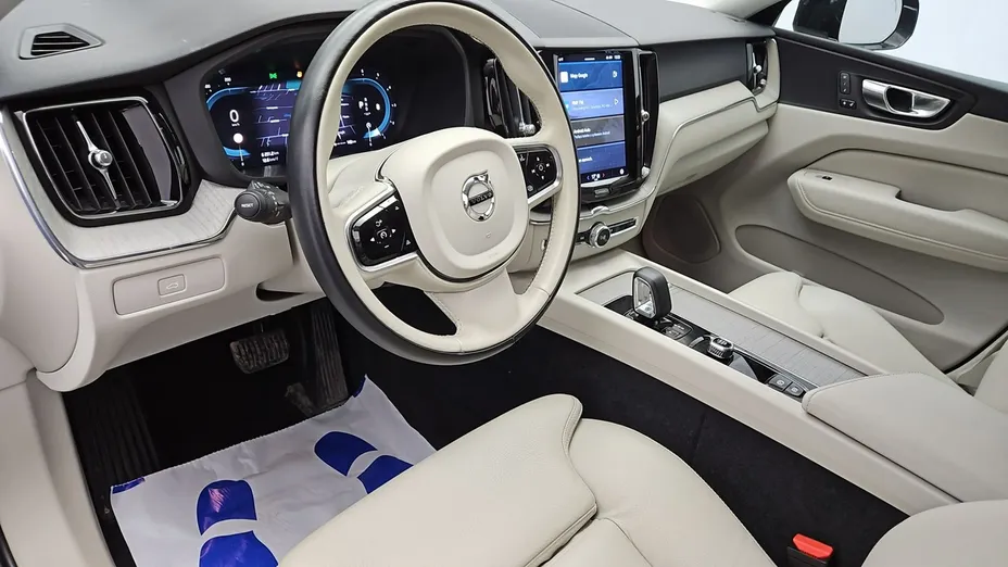 VOLVO XC60 -