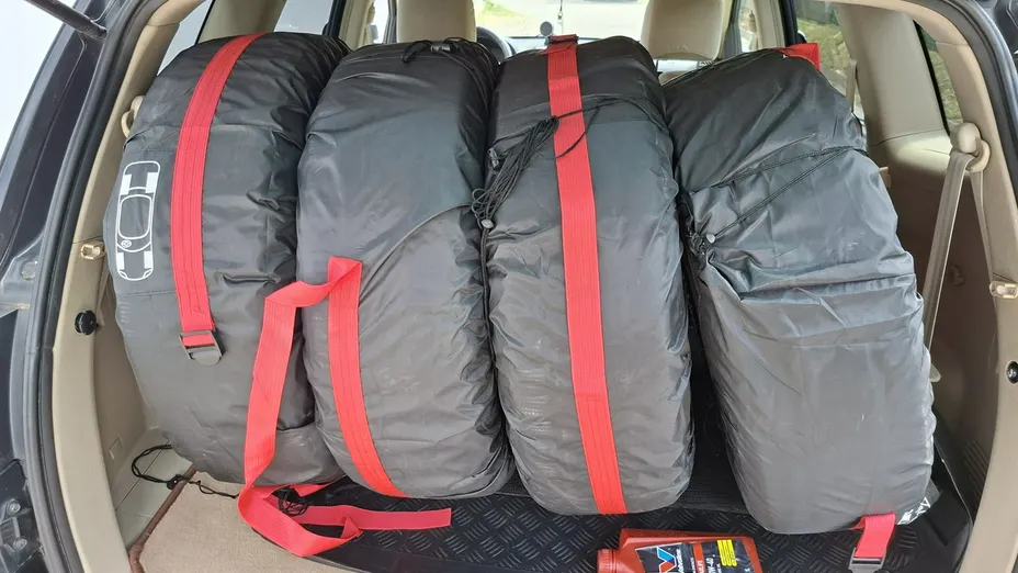 HYUNDAI Grand Santa Fe -