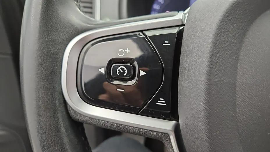 VOLVO XC90 -
