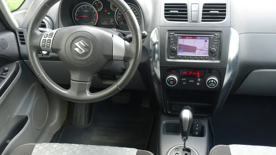 SUZUKI SX4 -