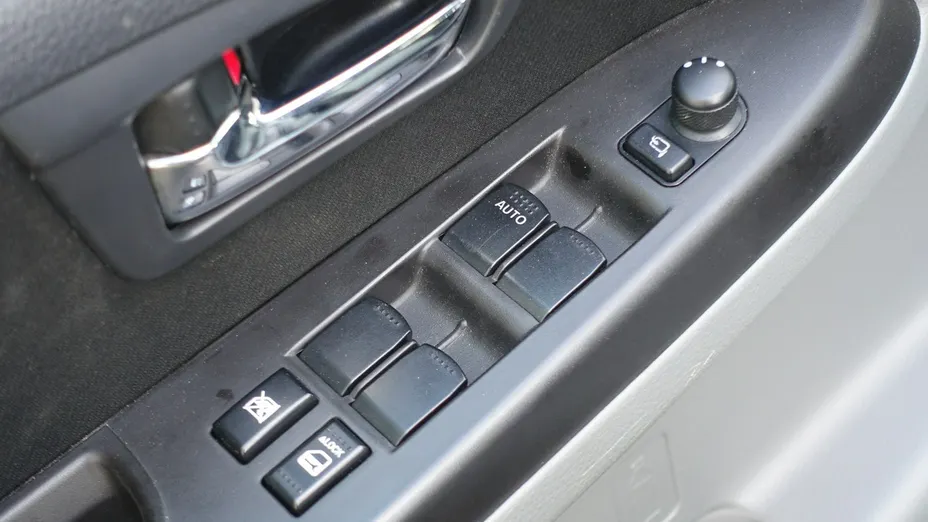 SUZUKI SX4 -
