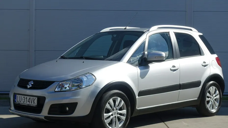 SUZUKI SX4 -