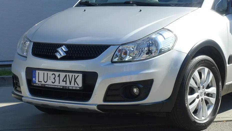 SUZUKI SX4 -