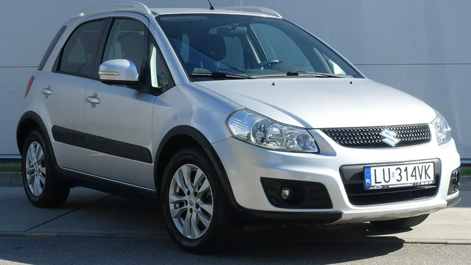 SUZUKI SX4 -