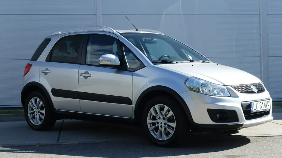 SUZUKI SX4 -