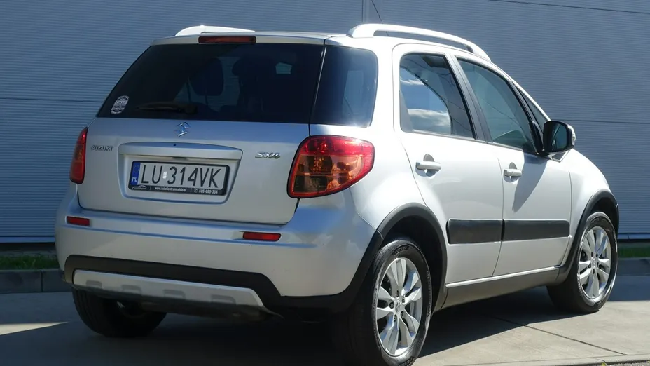 SUZUKI SX4 -