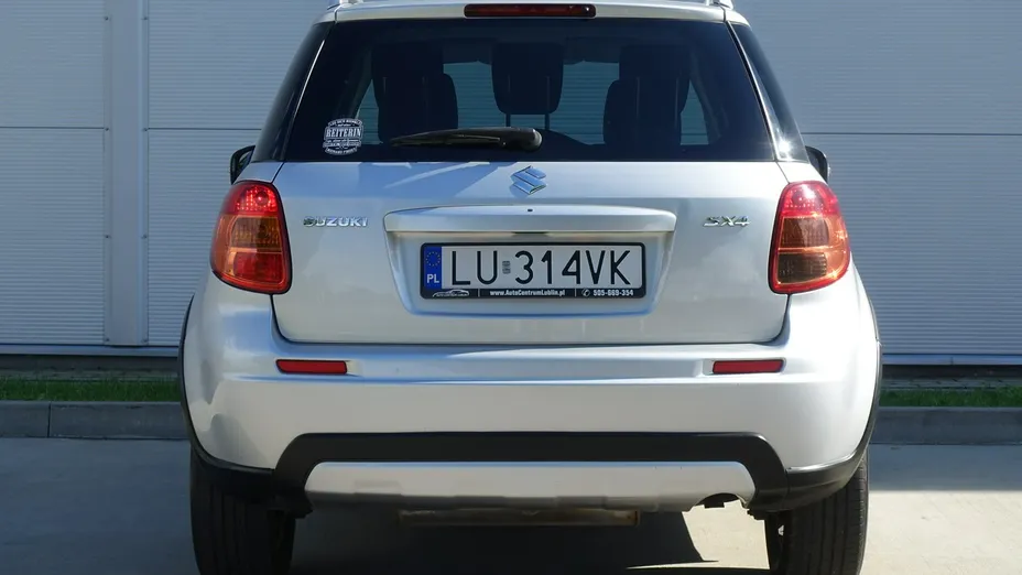 SUZUKI SX4 -