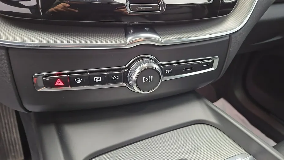 VOLVO XC60 -