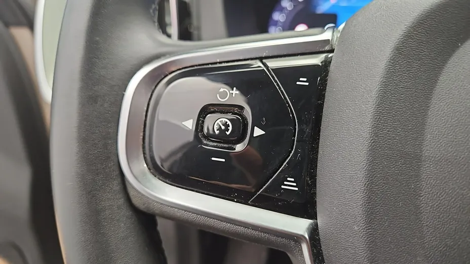 VOLVO XC60 -