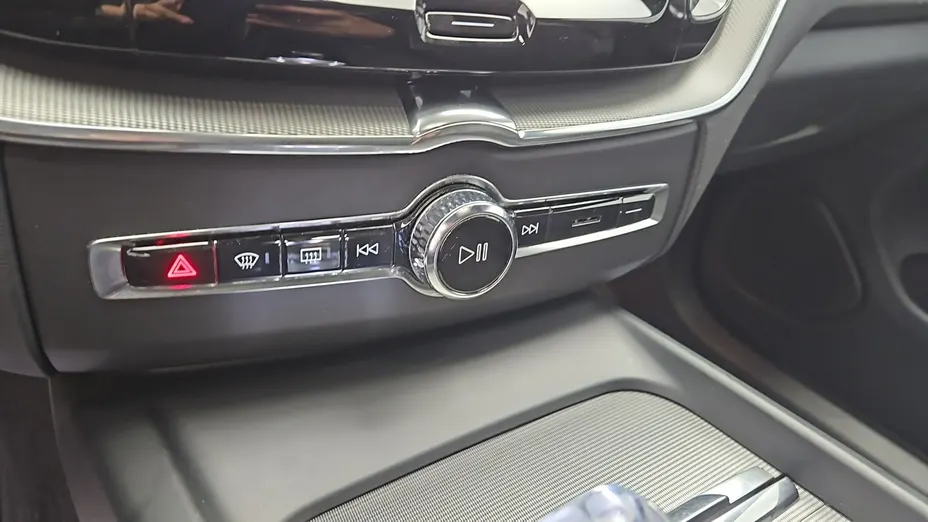 VOLVO XC60 -