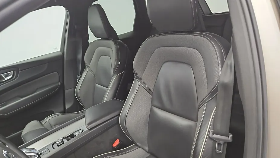 VOLVO XC60 -