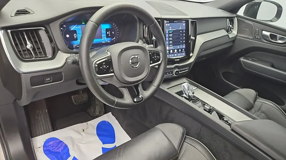 VOLVO XC60 -