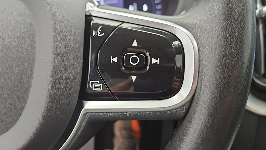VOLVO XC60 -