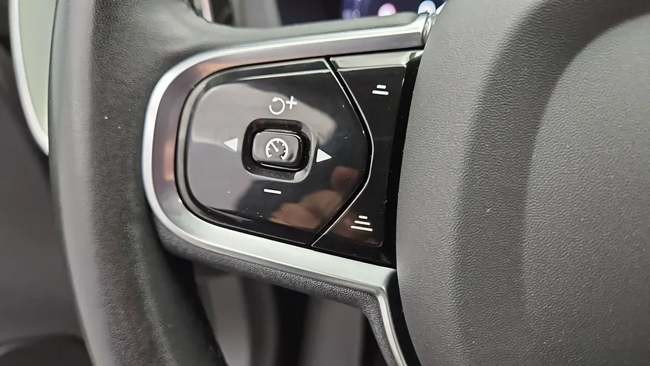 VOLVO XC60 -