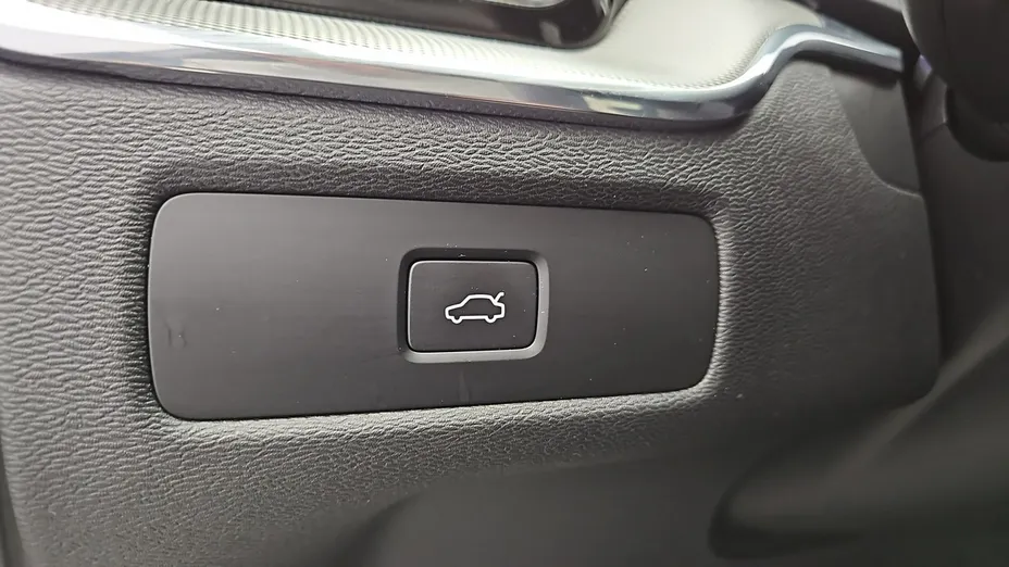 VOLVO XC60 -