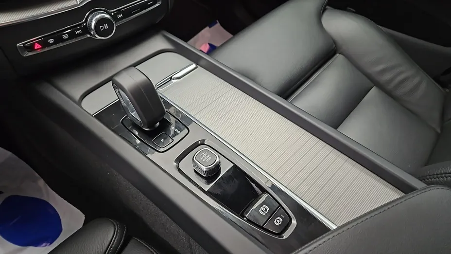 VOLVO XC60 -