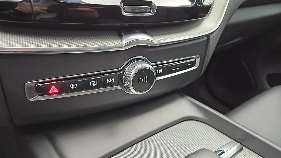 VOLVO XC60 -