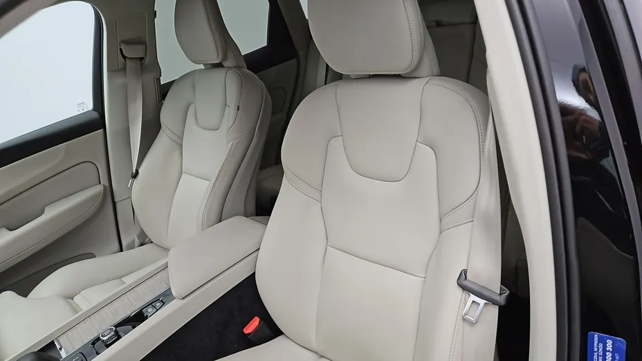 VOLVO XC60 -