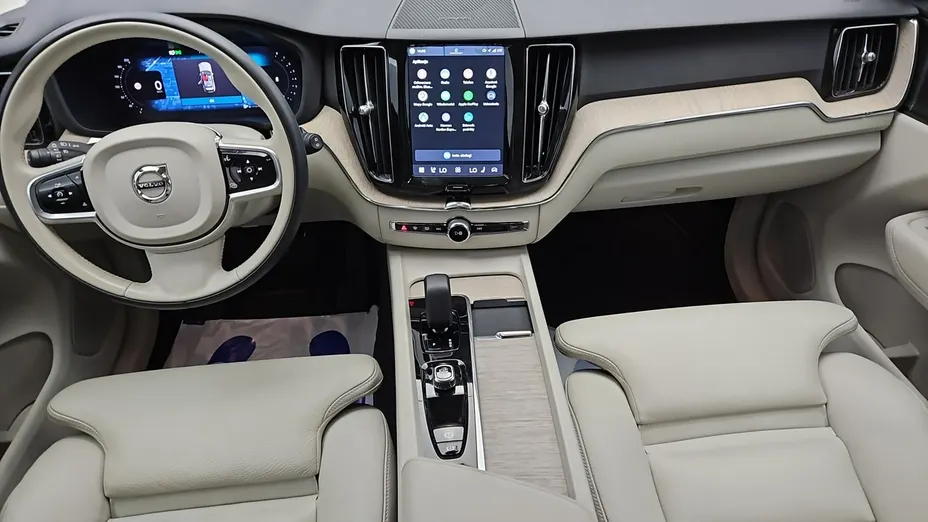 VOLVO XC60 -