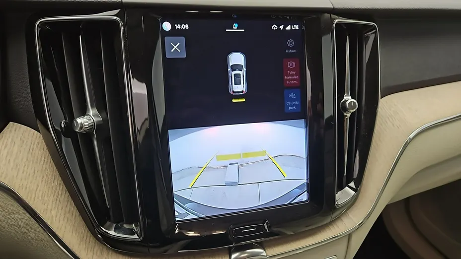 VOLVO XC60 -