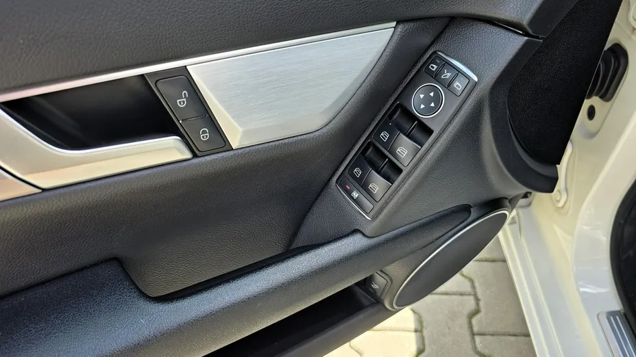 MERCEDES-BENZ C Klasa -