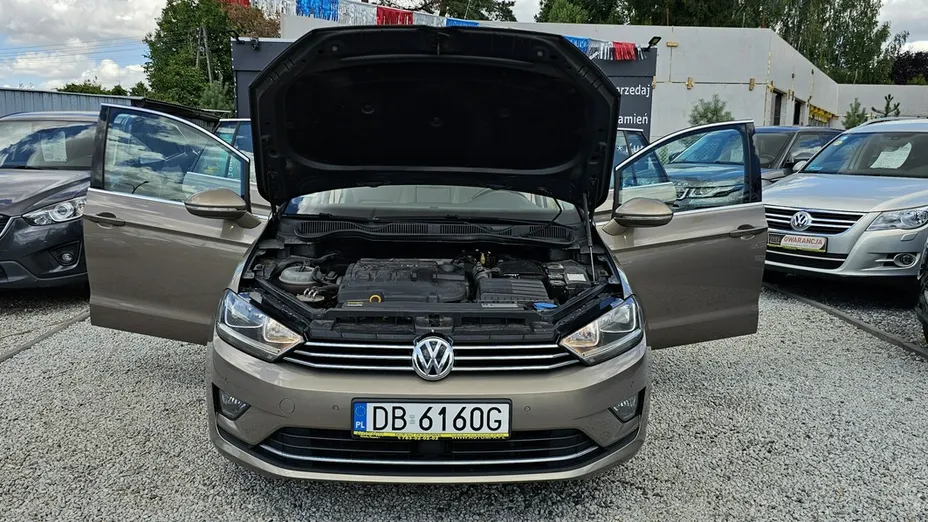 VOLKSWAGEN Golf Sportsvan -
