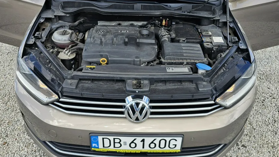 VOLKSWAGEN Golf Sportsvan -