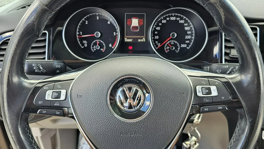 VOLKSWAGEN Golf Sportsvan -