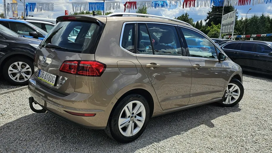 VOLKSWAGEN Golf Sportsvan -