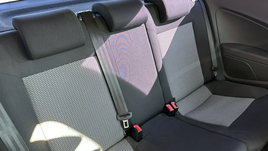 VOLKSWAGEN Polo -