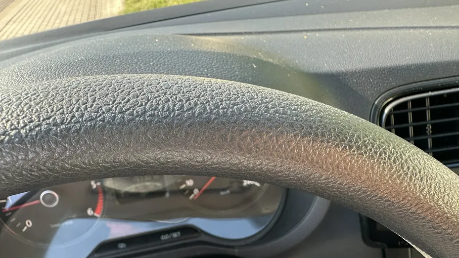 VOLKSWAGEN Polo -