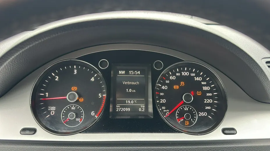 VOLKSWAGEN Passat -