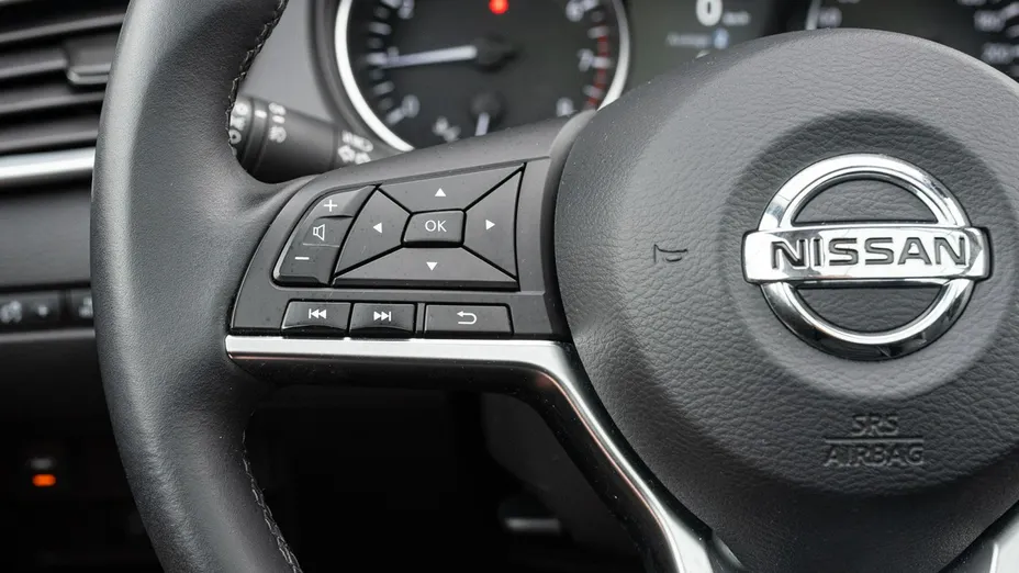 NISSAN Qashqai -