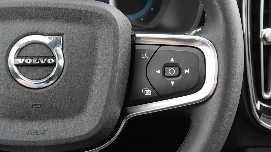 VOLVO XC40 -