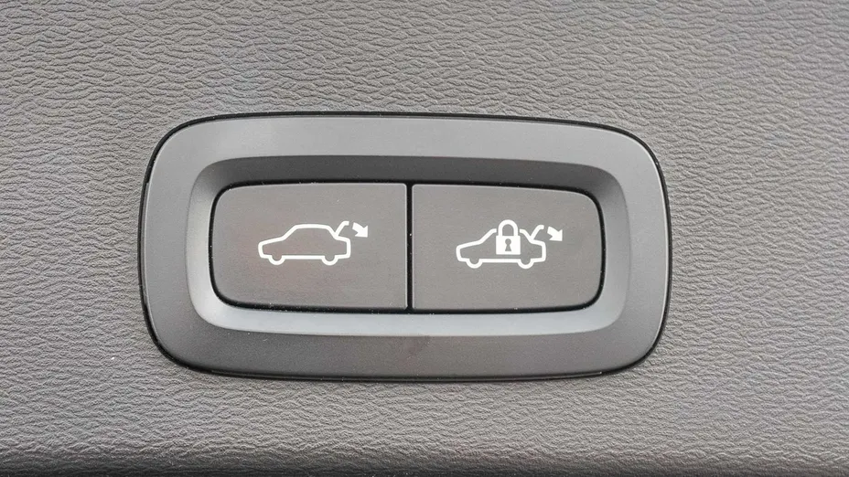 VOLVO XC40 -