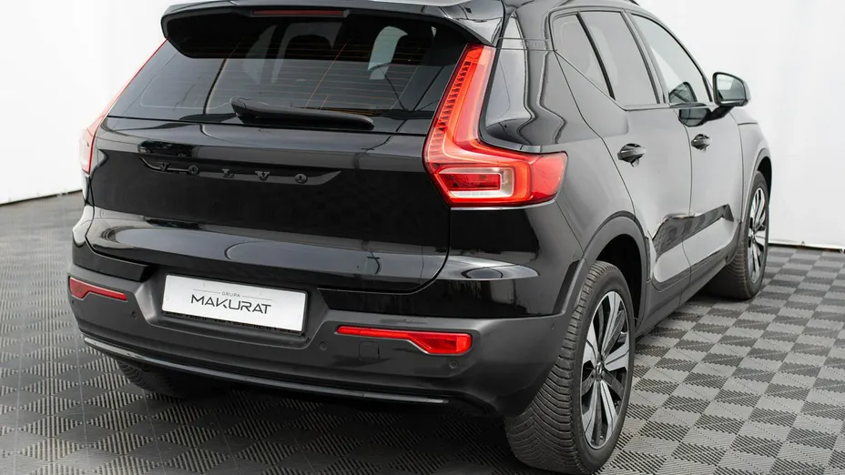 VOLVO XC40 -